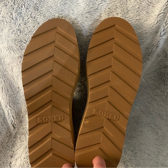 Sorel Women's Tan Leather Boots - Picture 7 of 7